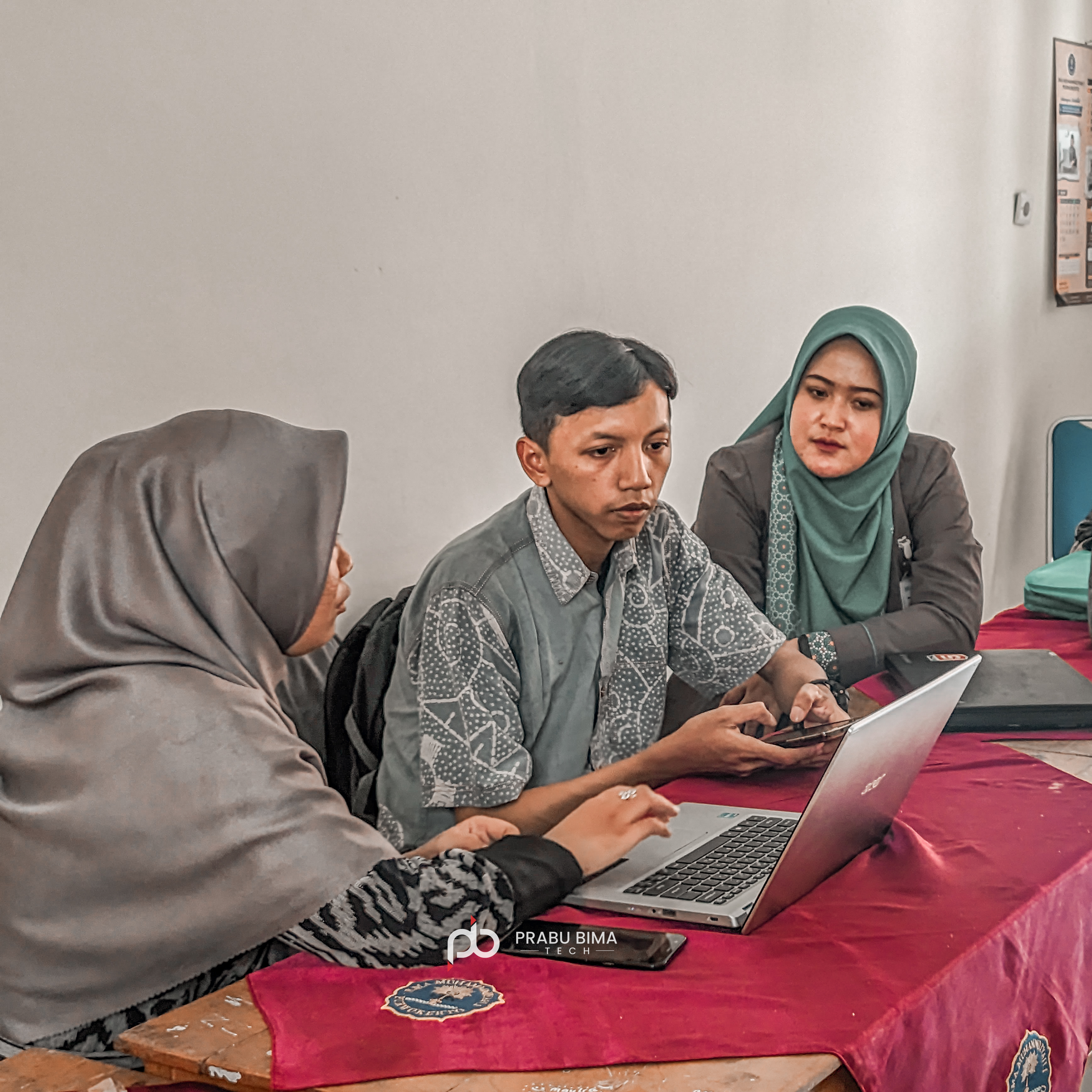 Pelatihan Aplikasi BSP oleh Tim Prabu Bima Tech dan Bank Syariah Indonesia di SMA Muhammadiyah 1 Purwokerto